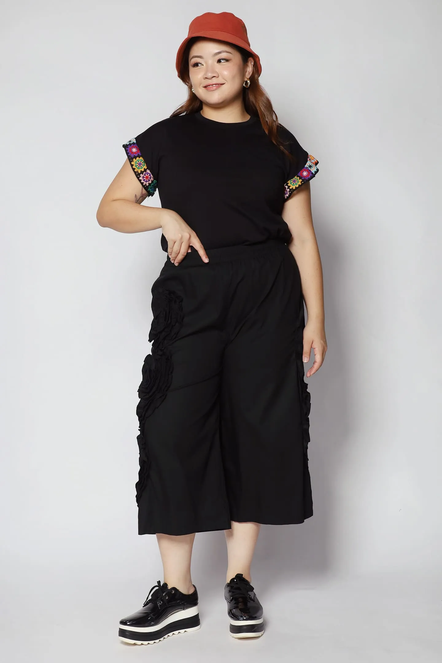 Aly Rosette Culottes Pants in Black