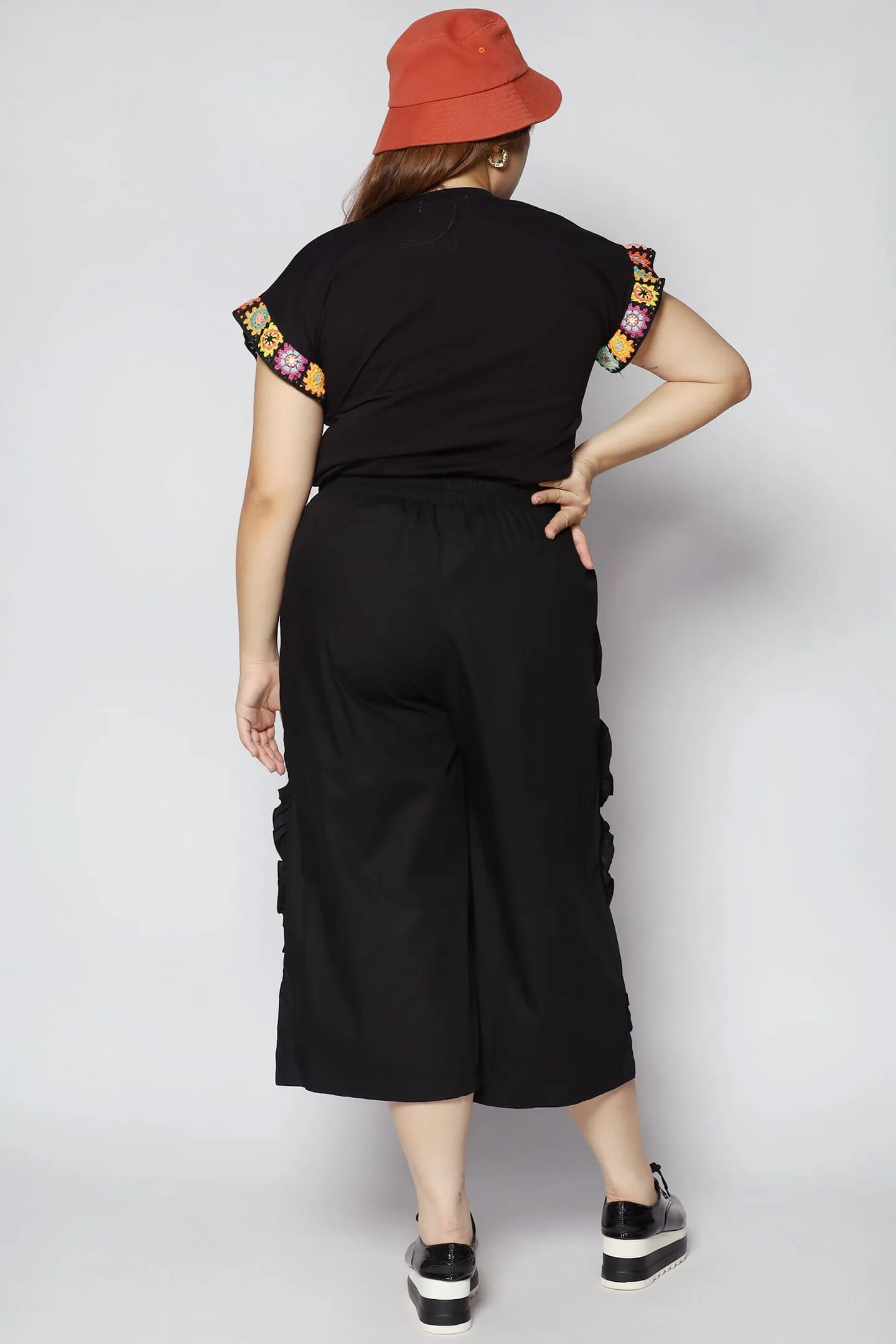 Aly Rosette Culottes Pants in Black