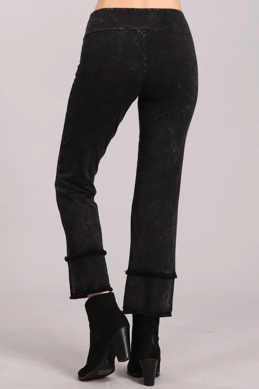 Chatoyant Cropped Straight Trim Pants - Black