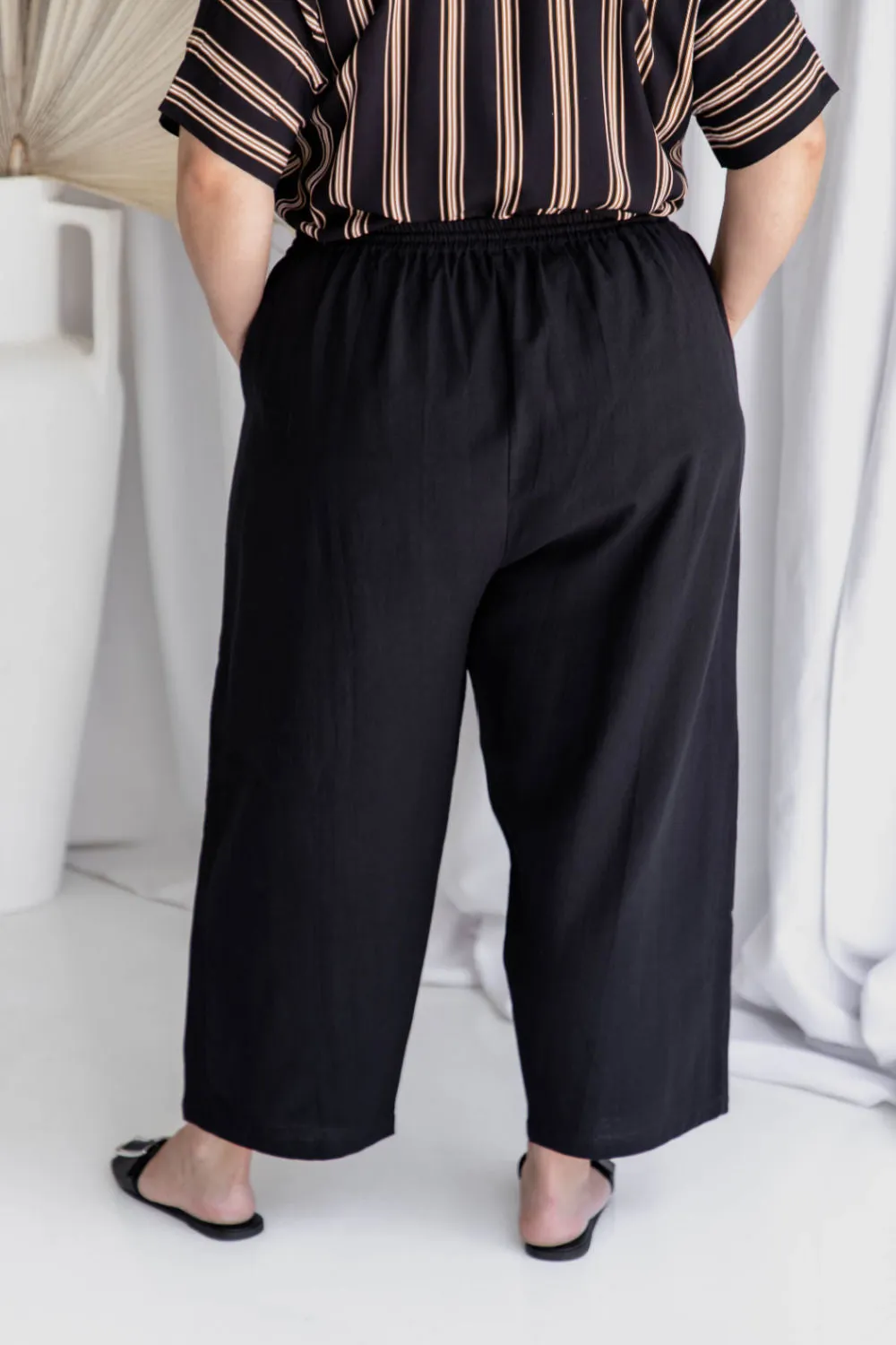 Classic Cotton Pants - Relaxed Fit - Black