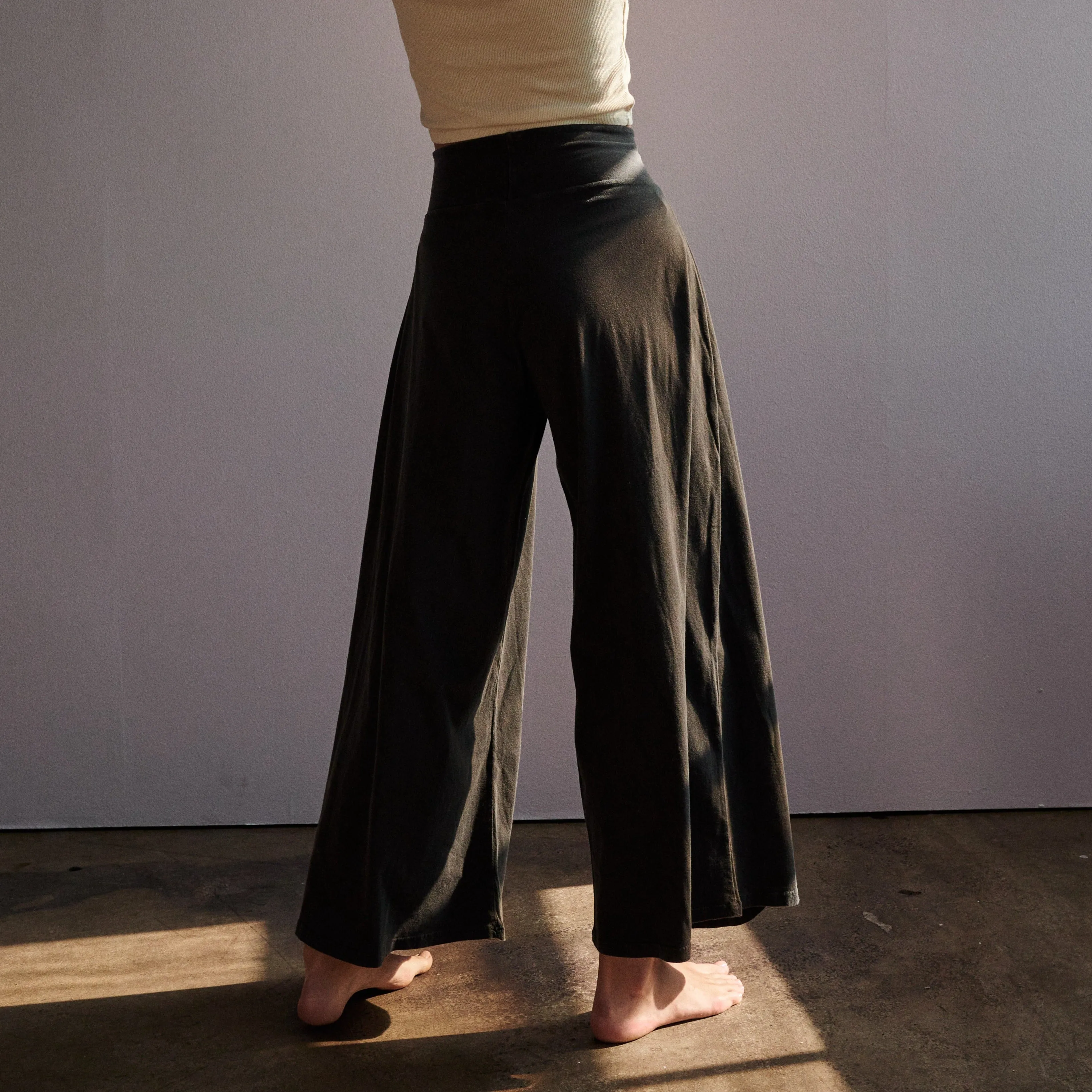 High-Waist Relaxed Wide-Leg Pant