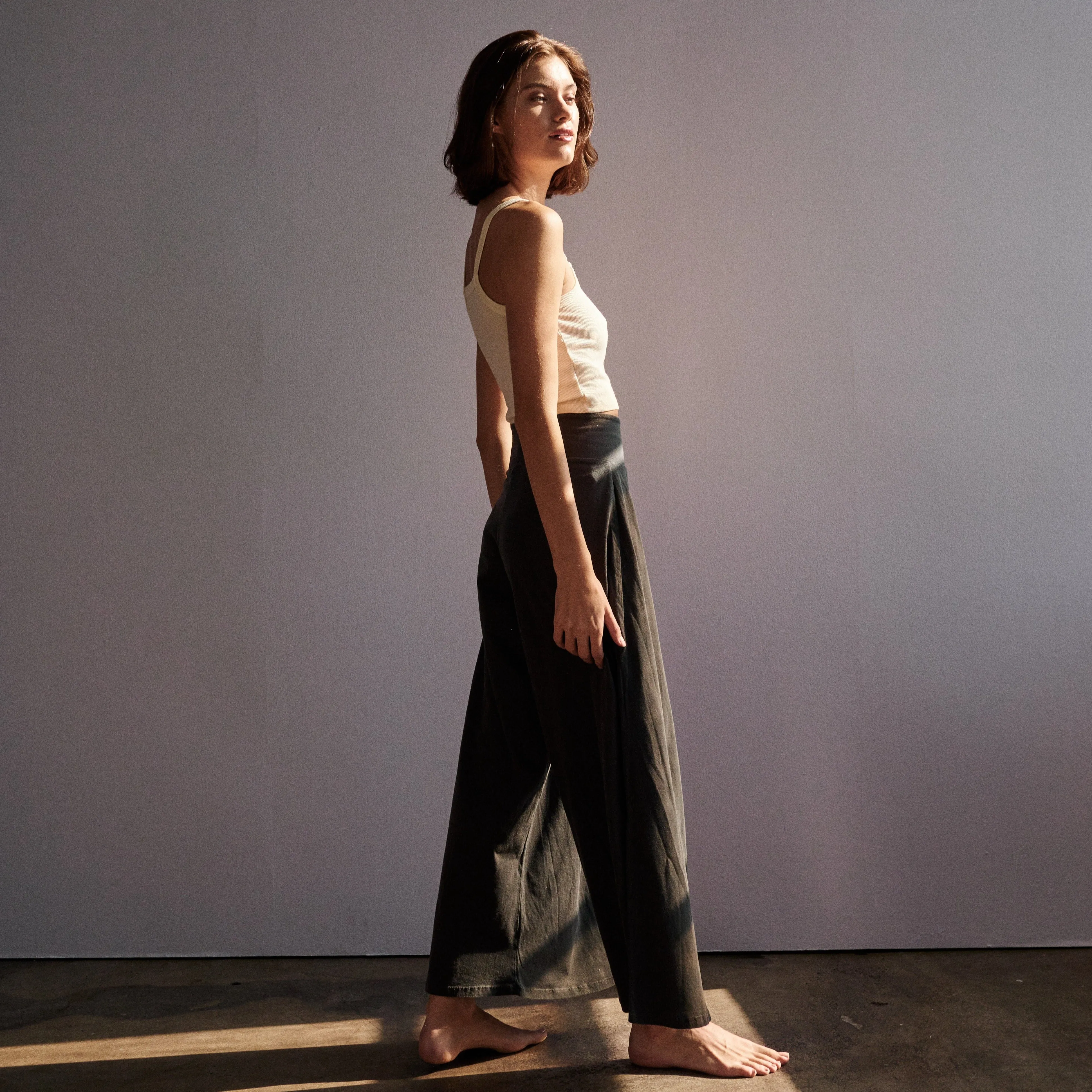 High-Waist Relaxed Wide-Leg Pant