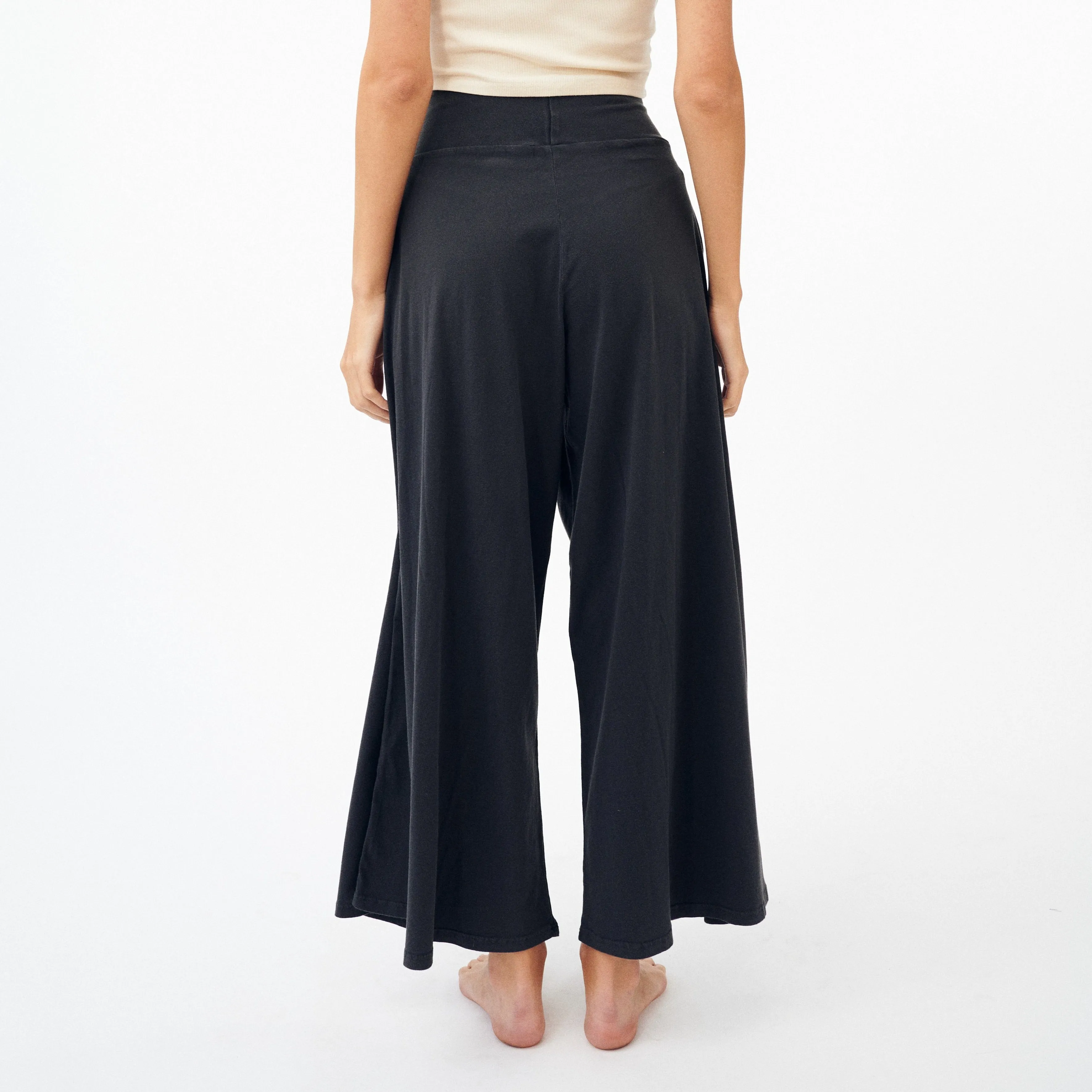 High-Waist Relaxed Wide-Leg Pant