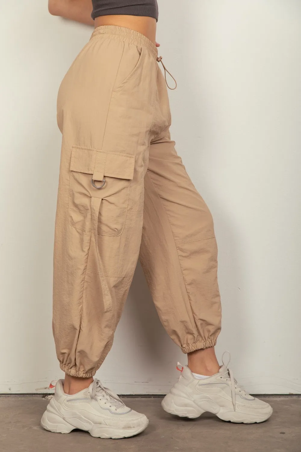 Hot Girl Elastic Waist Woven Cargo Pants In Khaki