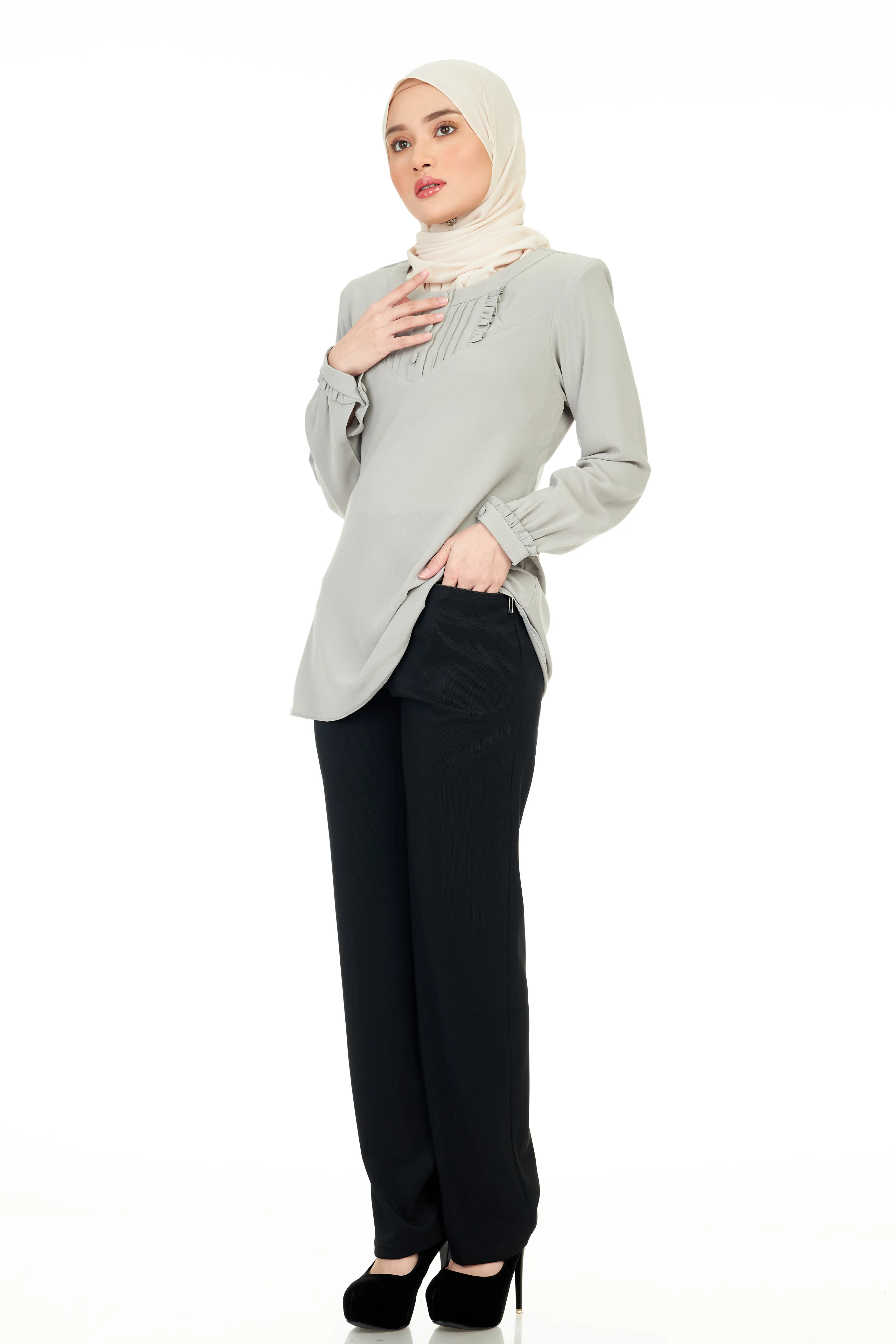 Plain Pants with Zipper Pocket - Black