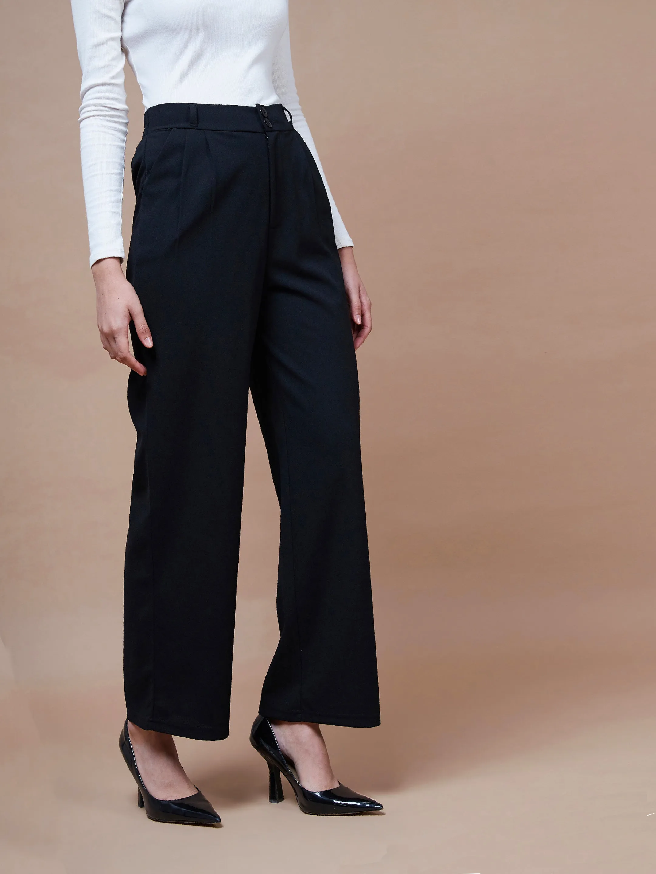 Women Black Pleated Straight Stretchable Pants