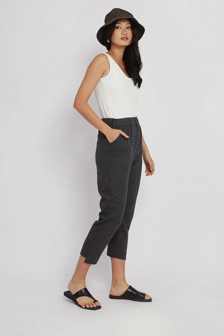 Yoges Pants in Dark Grey